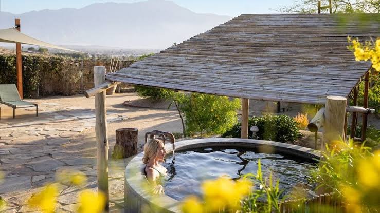 Azure palm hot springs resort & day spa oasis