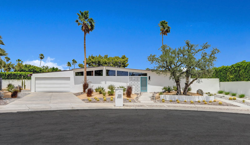 Midcentury homes in Racquet Club Estates Palm Springs