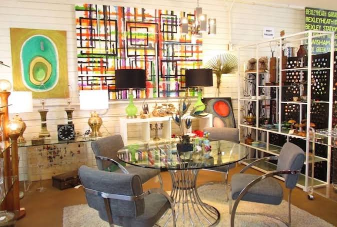 Sunny Dunes Antique Mall in Palm Springs CA